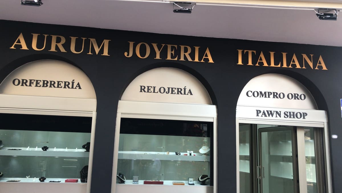Fachada de Aurum Joyería Italiana en Estepona